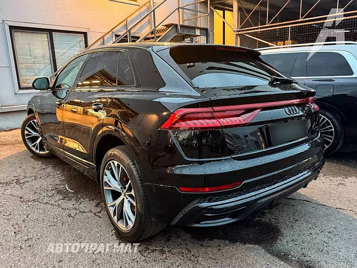 Audi Q8