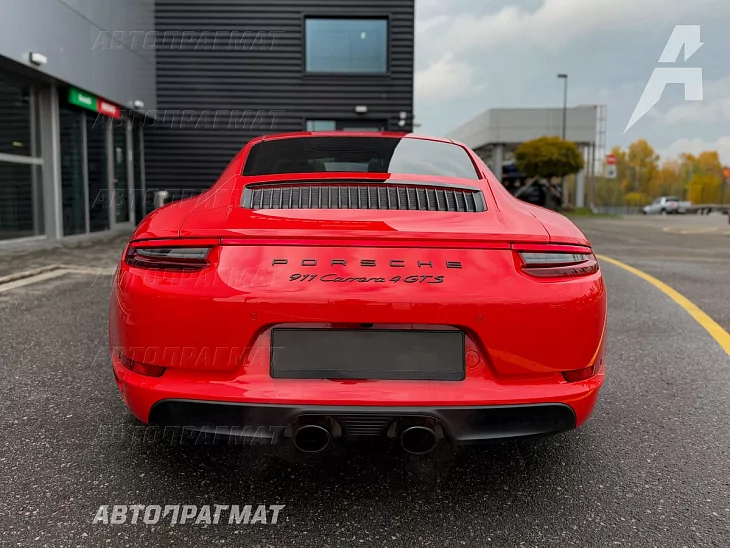 Porsche 911 Carrera 4 GTS