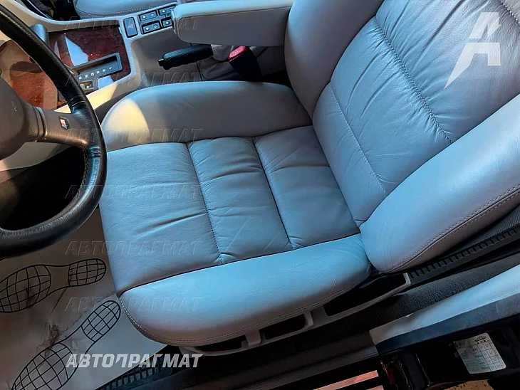 BMW 730i (E32)