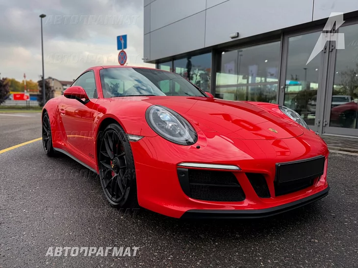 Porsche 911 Carrera 4 GTS