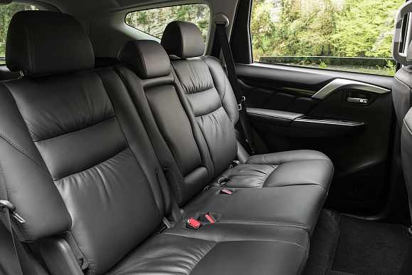 Mitsubishi Pajero Sport III